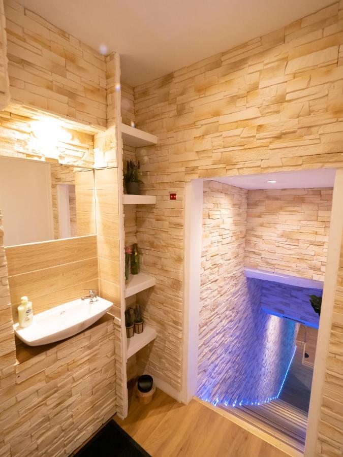 Le Spa De La Cathedrale - Jacuzzi - Sauna - Champagne - Netflix - Wifi Troyes Exterior foto